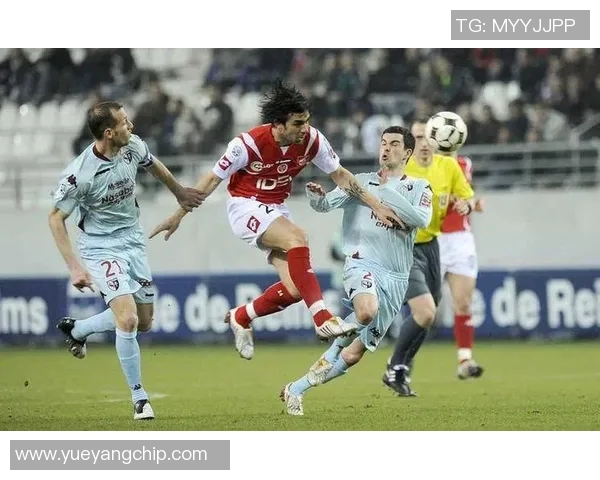 卡昂与沙特鲁激战正酣谁能在法乙赛场上笑到最后 卡昂与沙特鲁激战正酣谁能在法乙赛场上笑到最后